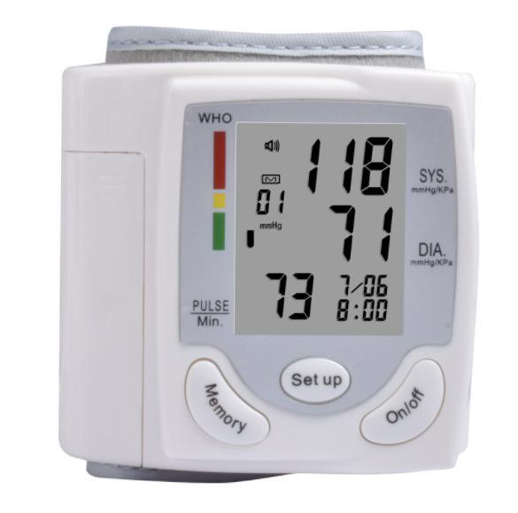 AAA Battery Digital Wrist Blood Pressure Monitor 290 Mmhg , LCD Wrist Bp Monitor